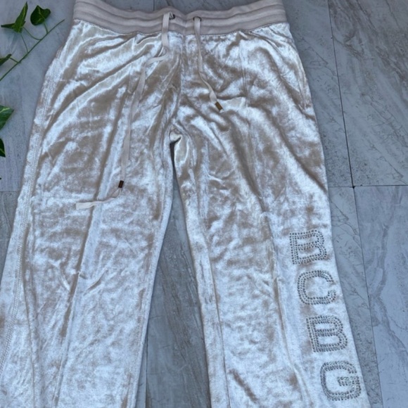 *NWT* BCBG. Cropped pant, Tracksuit set. NEVER WORN WITH. Diamonds. Authentic👌 - Picture 4 of 8